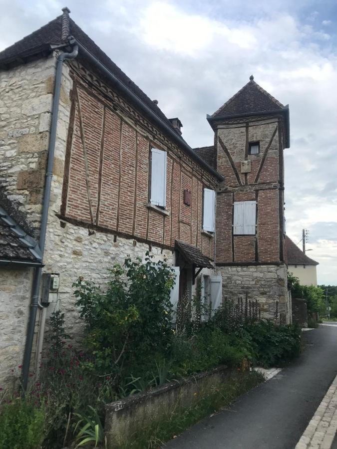 Le Pigeonnier Maison De Caractere Logement 4 Personnes La Maisonnette Renovee Logement 2 Personnes Floirac  Экстерьер фото
